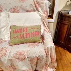 Isaac Mizrahi, pillow
